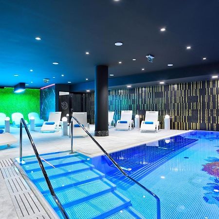Hotel Ferreus Modern Art Deco Krakau Exterior foto The swimming pool at the hotel