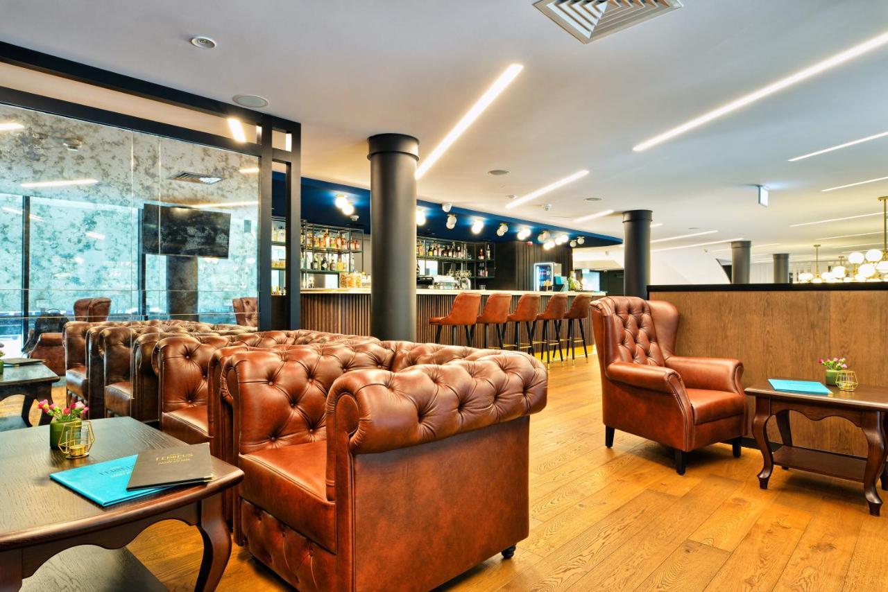 Hotel Ferreus Modern Art Deco Krakau Exterior foto The lounge at London Heathrow Airport